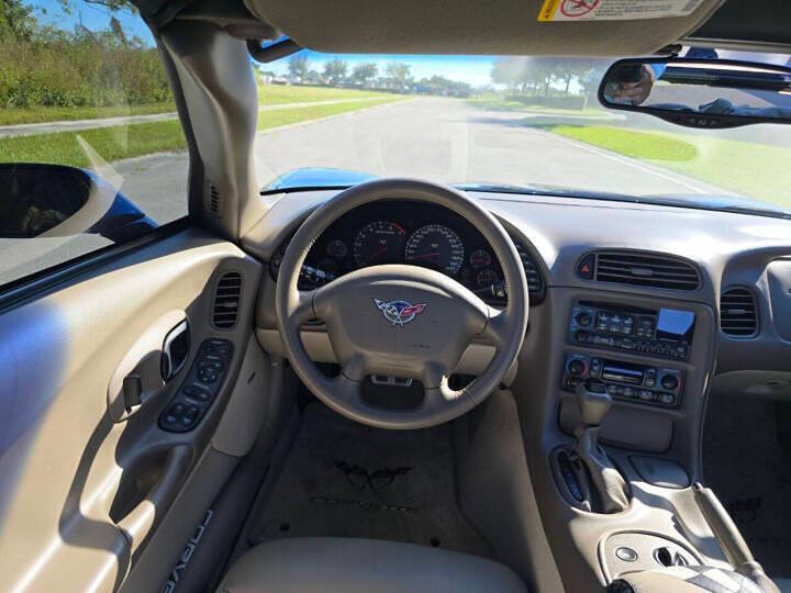 Used 2004 Chevrolet Corvette Coupe w/ Preferred Equipment Group image 14