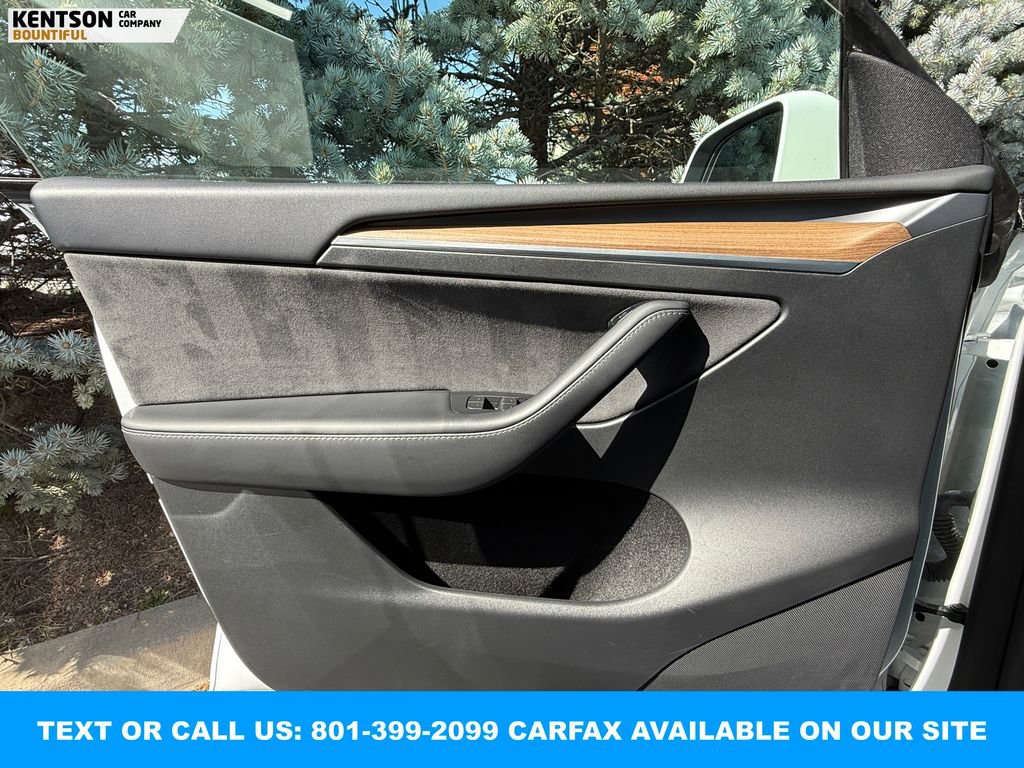 Used 2023 Tesla Model Y Performance AWD/4WD image 18