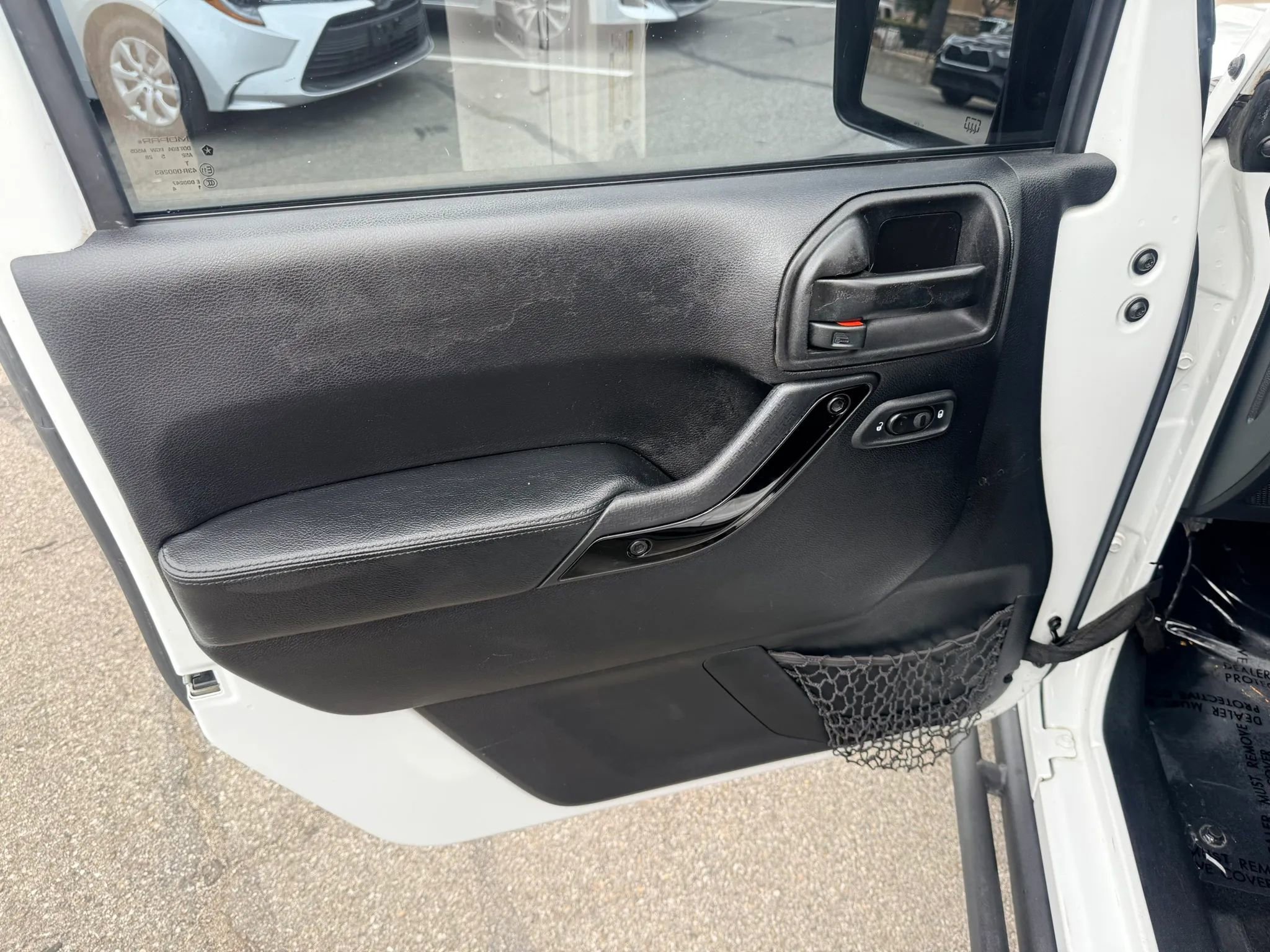Used 2015 Jeep Wrangler Unlimited Sahara AWD/4WD image 10
