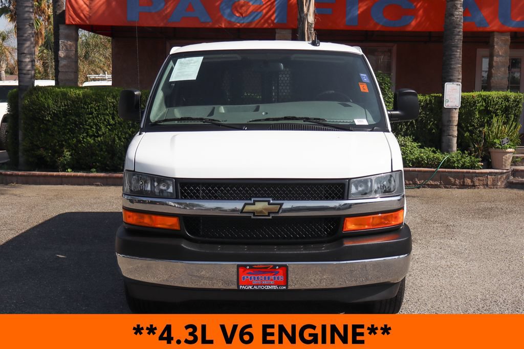 Used 2025 Chevrolet Express 2500 w/ Driver Convenience Package RWD image 3
