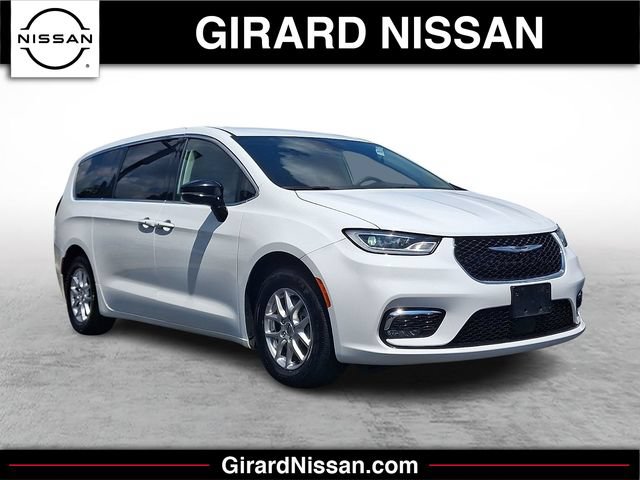 Used 2024 Chrysler Pacifica Touring-L