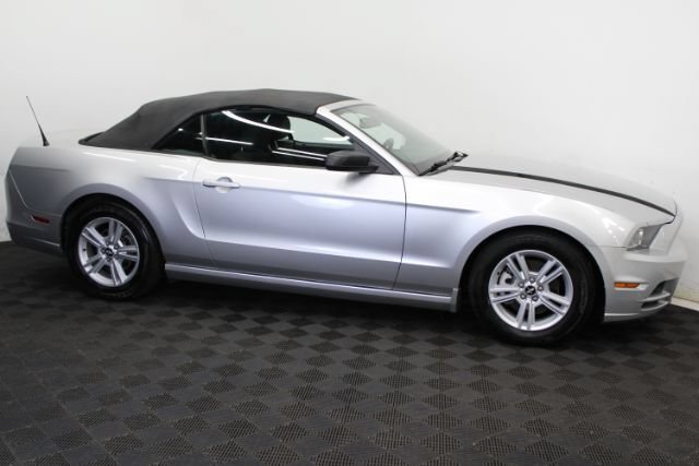 Used 2014 Ford Mustang Convertible w/ Equipment Group 102A RWD image 5