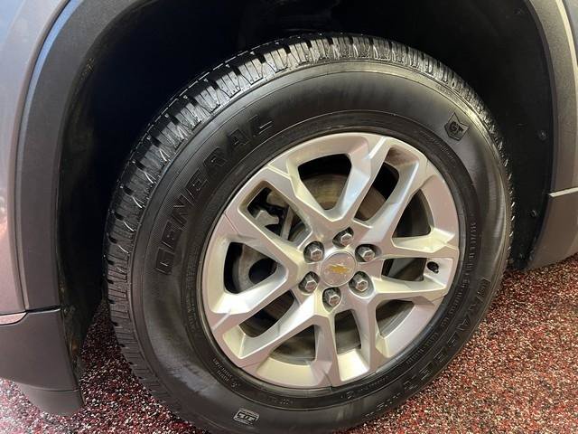 Used 2019 Chevrolet Traverse LT w/ LPO, Floor Liner Package AWD/4WD image 11