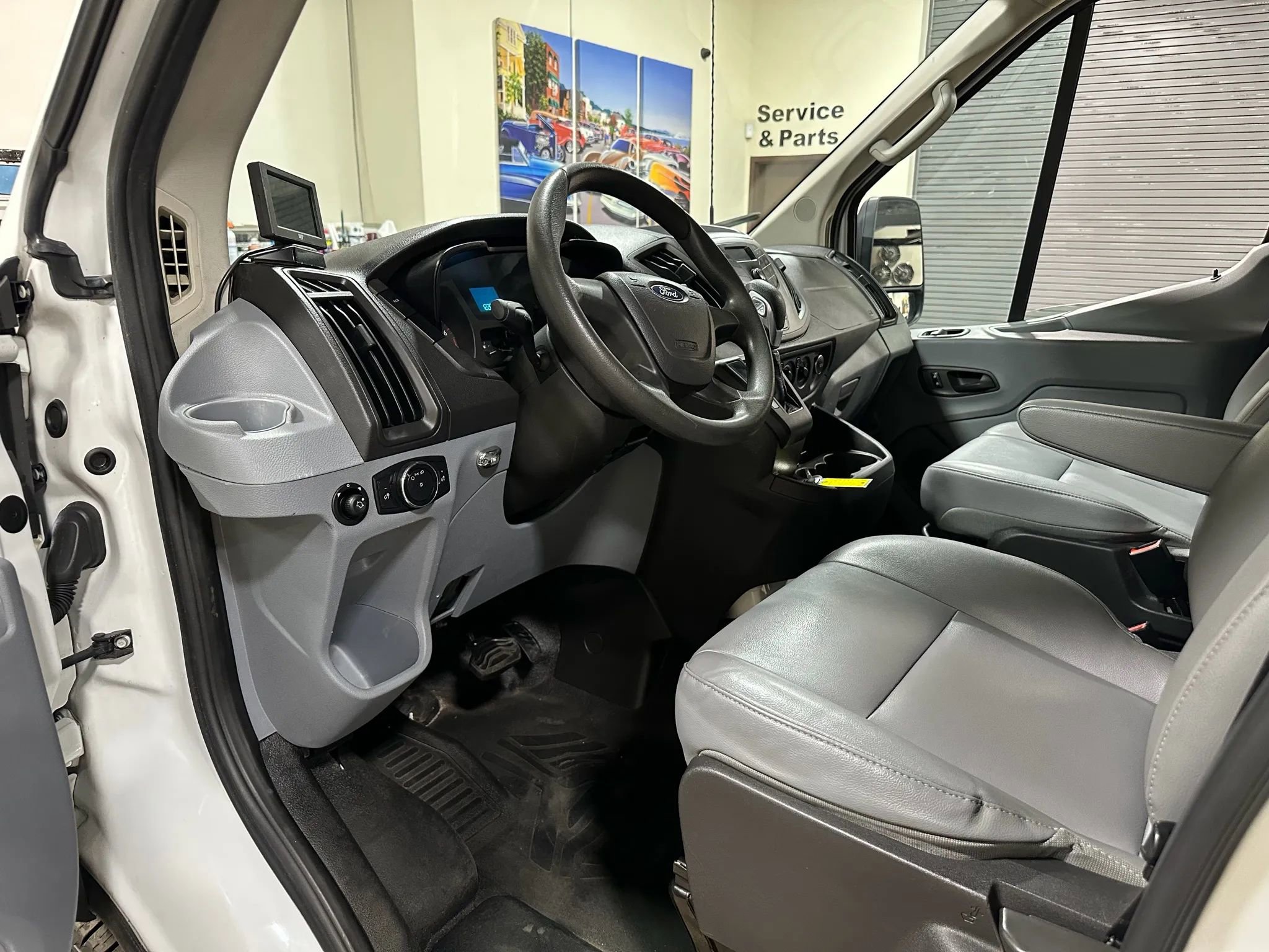 Used 2015 Ford Transit 250 148 Medium Roof RWD image 19
