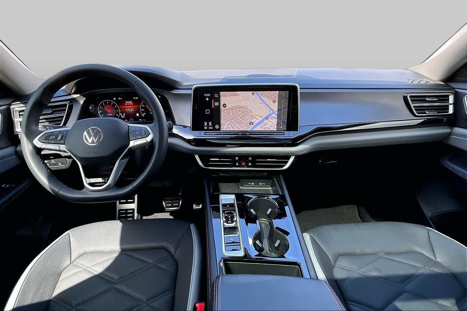 Used 2024 Volkswagen Atlas Peak Edition SEL AWD/4WD image 14