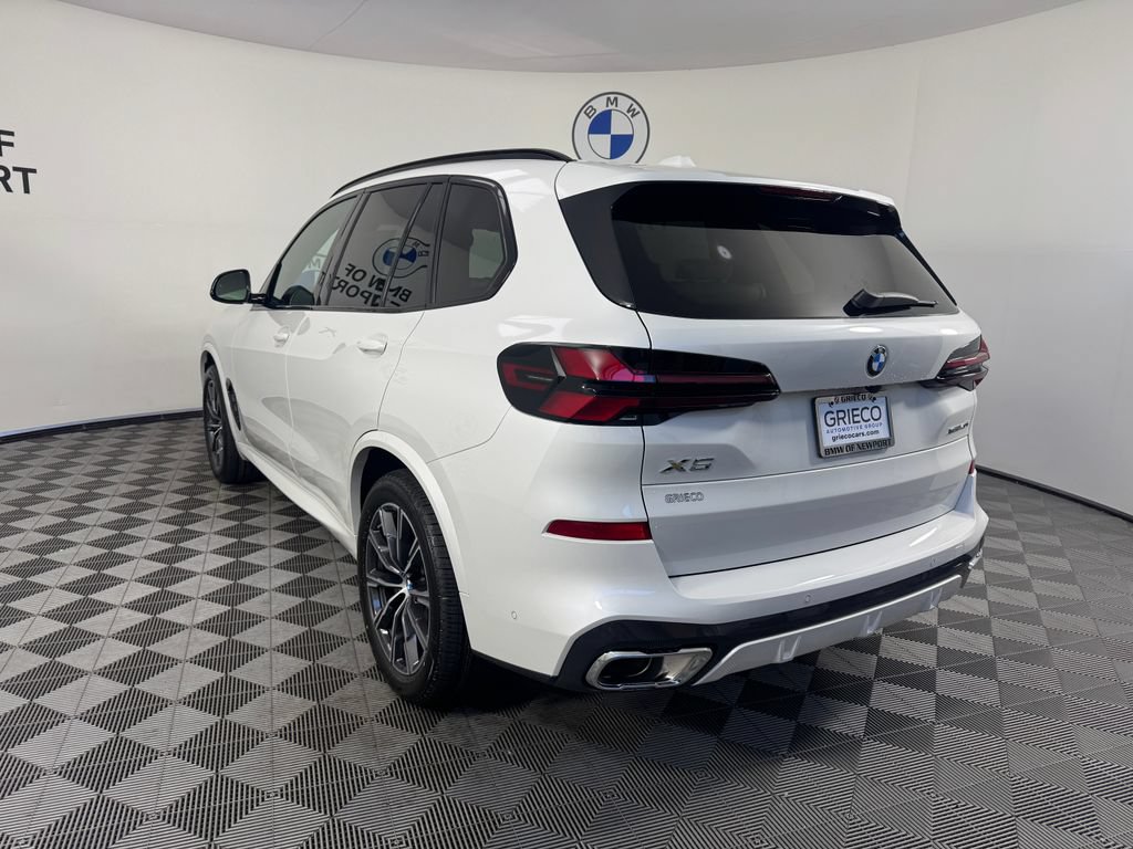 New 2026 BMW X5 xDrive40i w/ M Sport Package AWD/4WD image 8