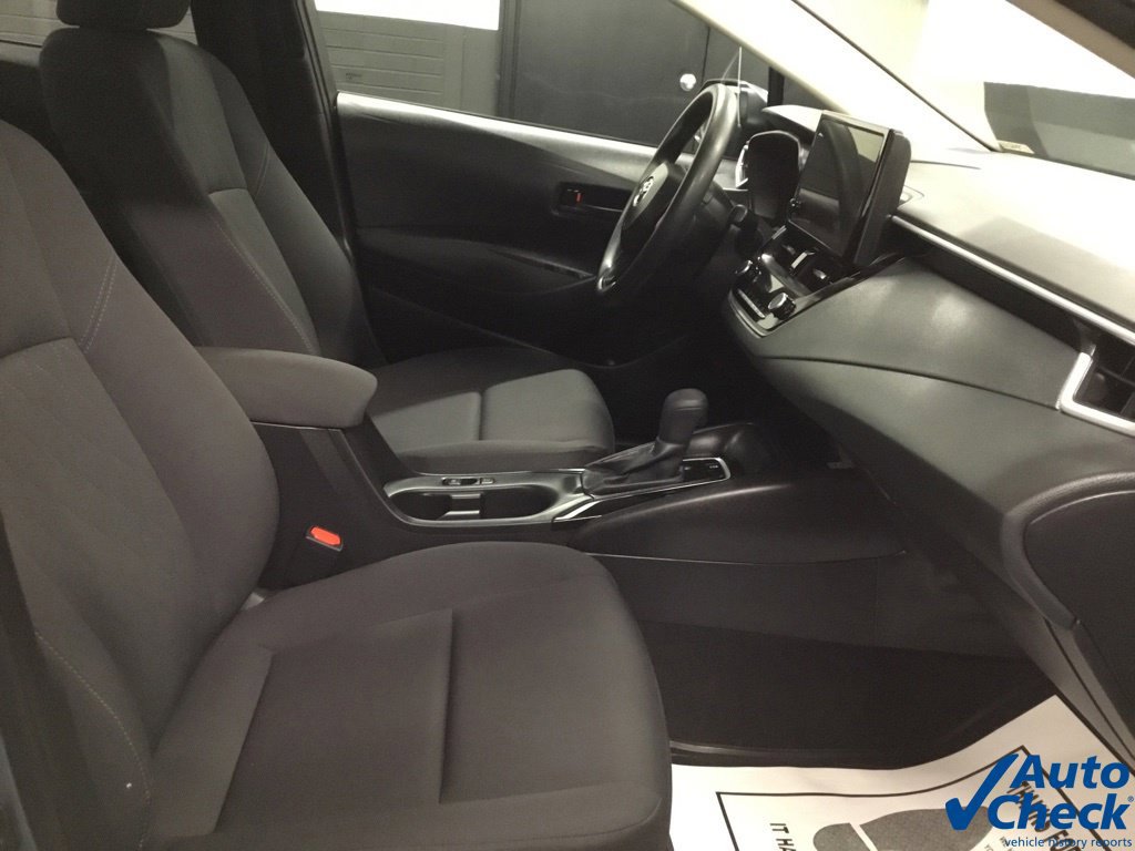 Used 2025 Toyota Corolla LE w/ LE Premium Package FWD image 36
