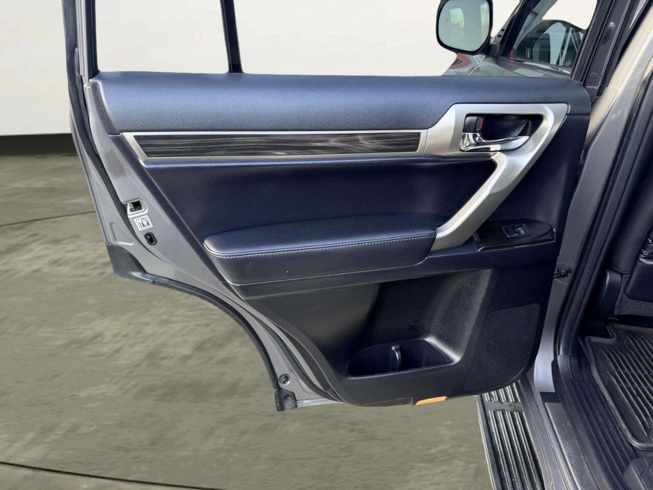 Used 2014 Lexus GX 460 image 23