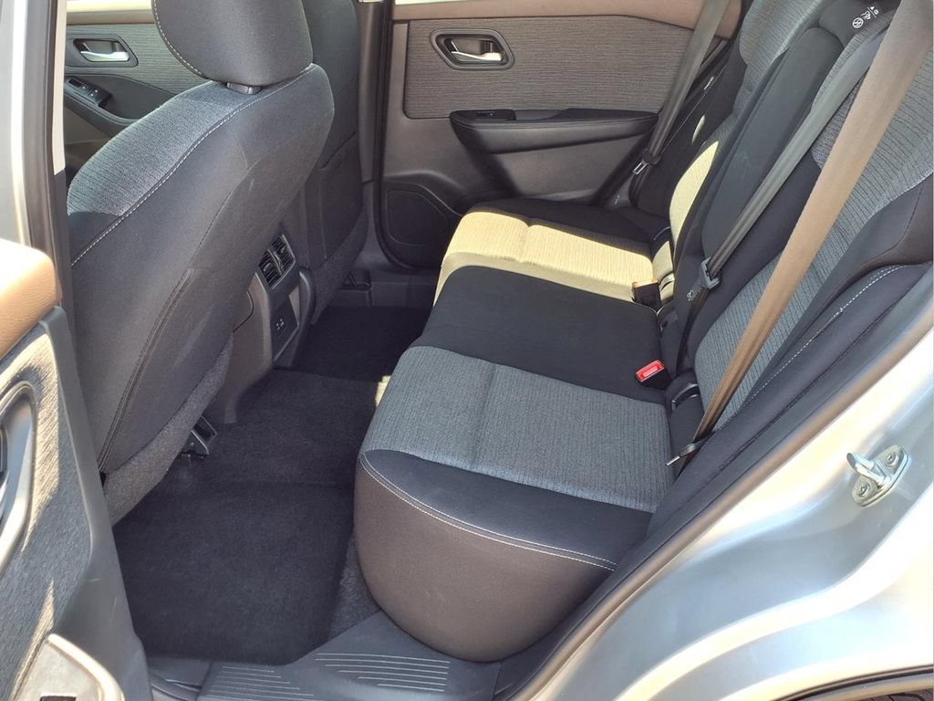Used 2023 Nissan Rogue SV FWD image 22