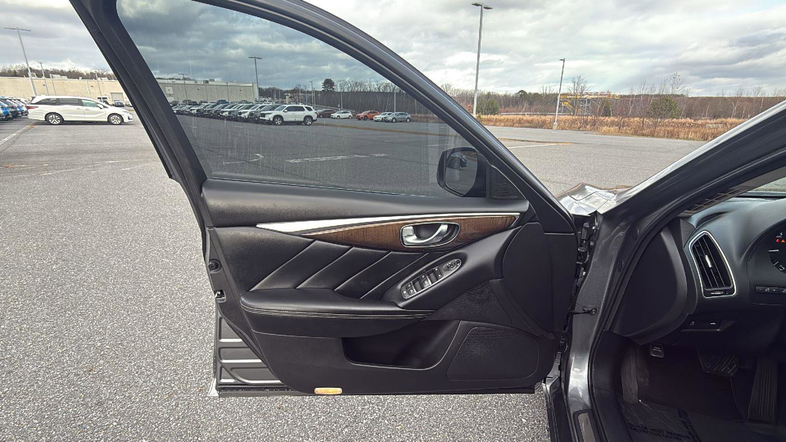 Used 2019 INFINITI Q50 Luxe image 25