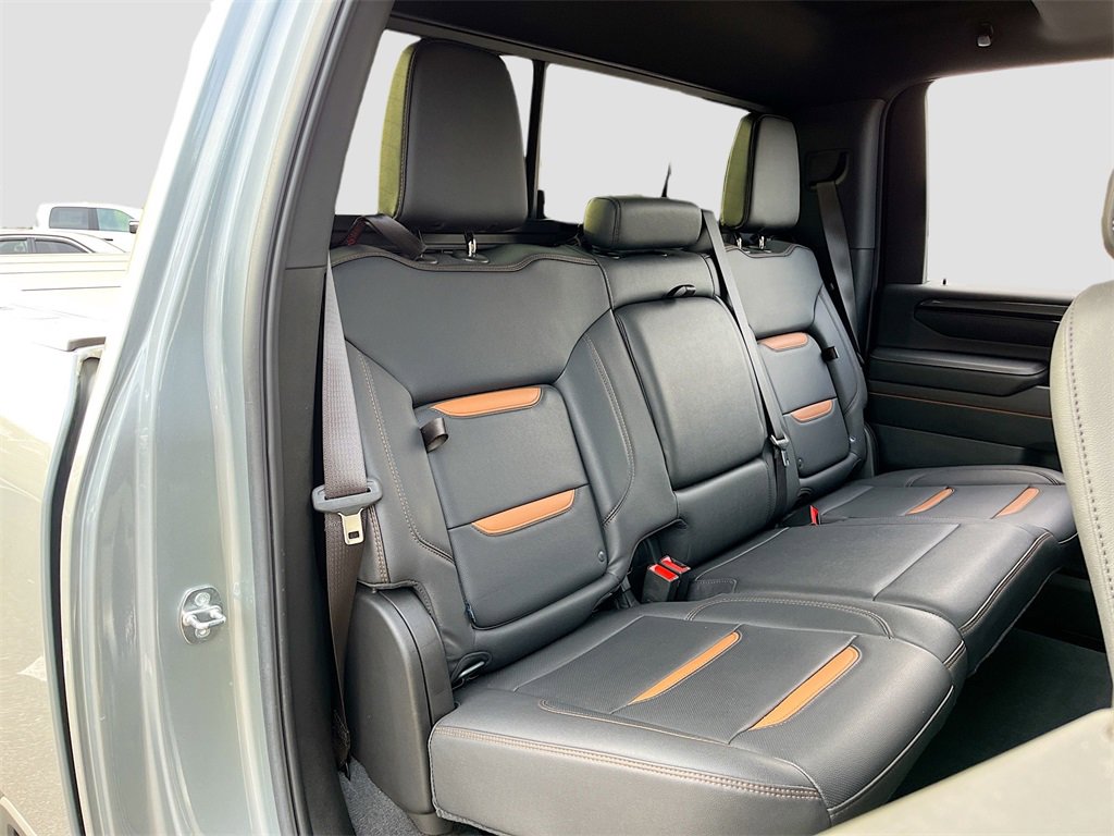 Used 2024 GMC Sierra 2500 AT4 w/ AT4 Premium Plus Package image 28