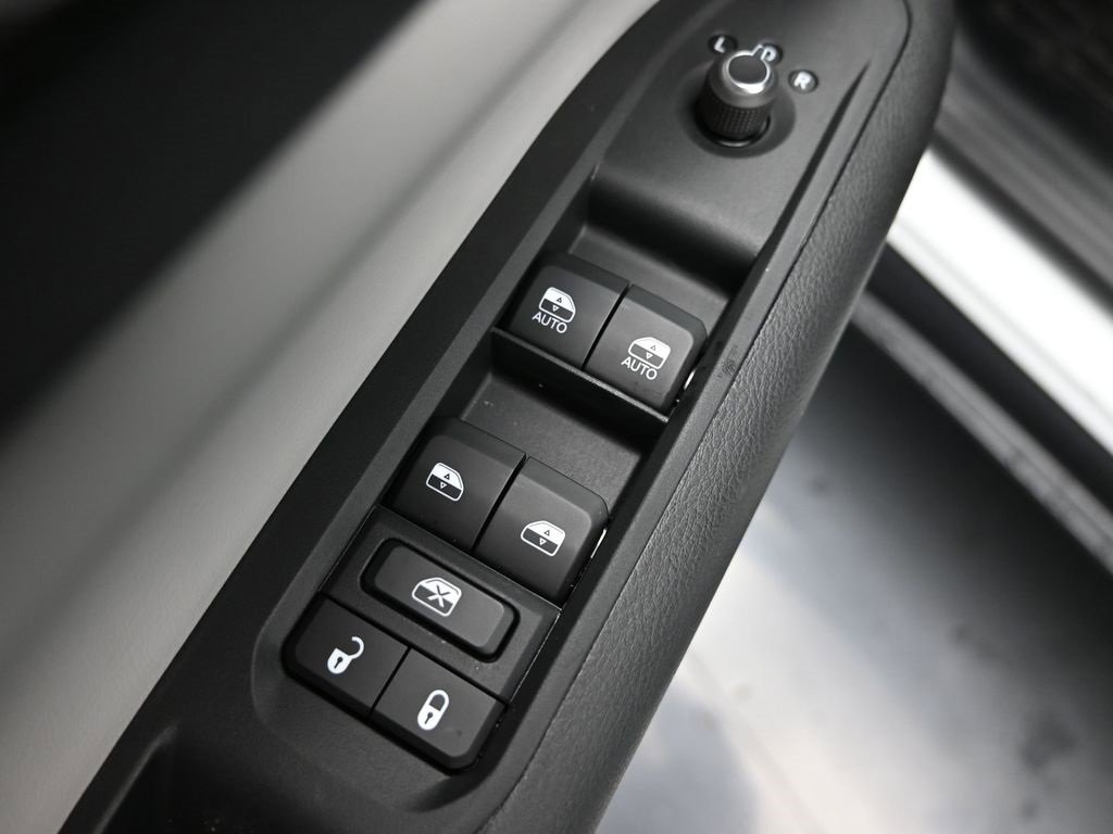 Certified 2025 Jeep Compass Limited image 10