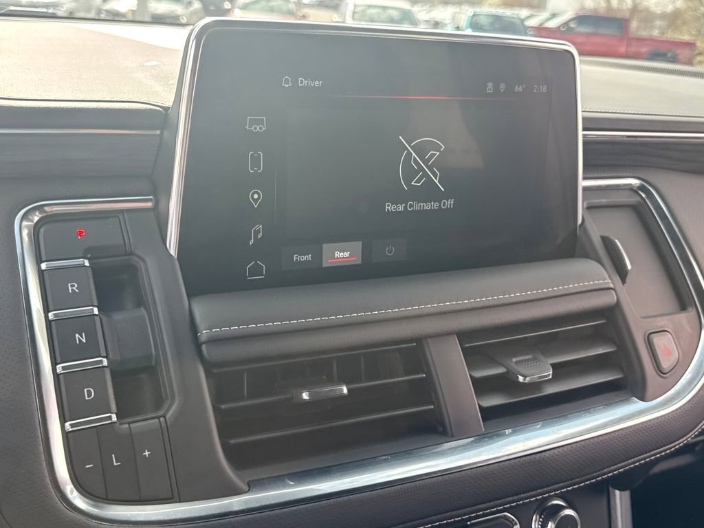 Used 2024 GMC Yukon XL SLT w/ SLT Luxury Package image 19