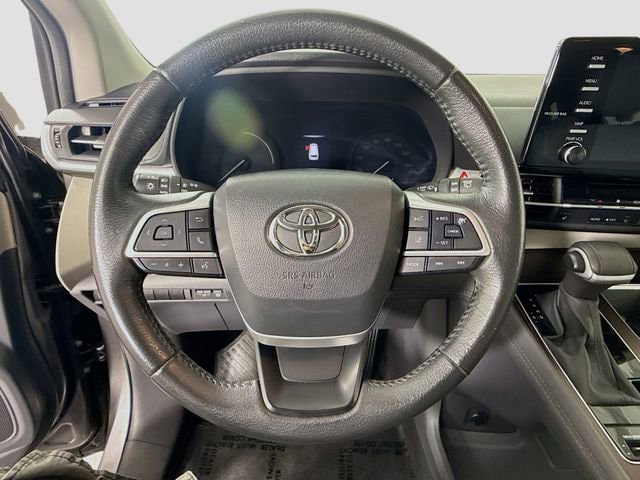 Certified 2024 Toyota Sienna XLE FWD image 11