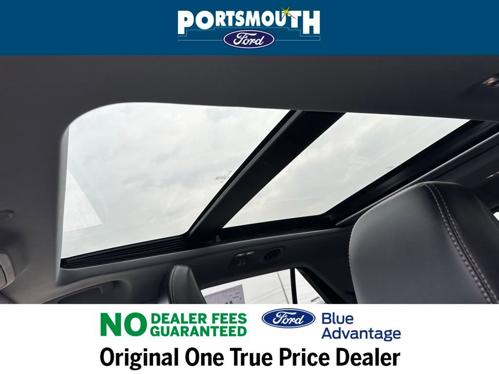 Used 2024 Ford Explorer XLT w/ Equipment Group 202A image 10