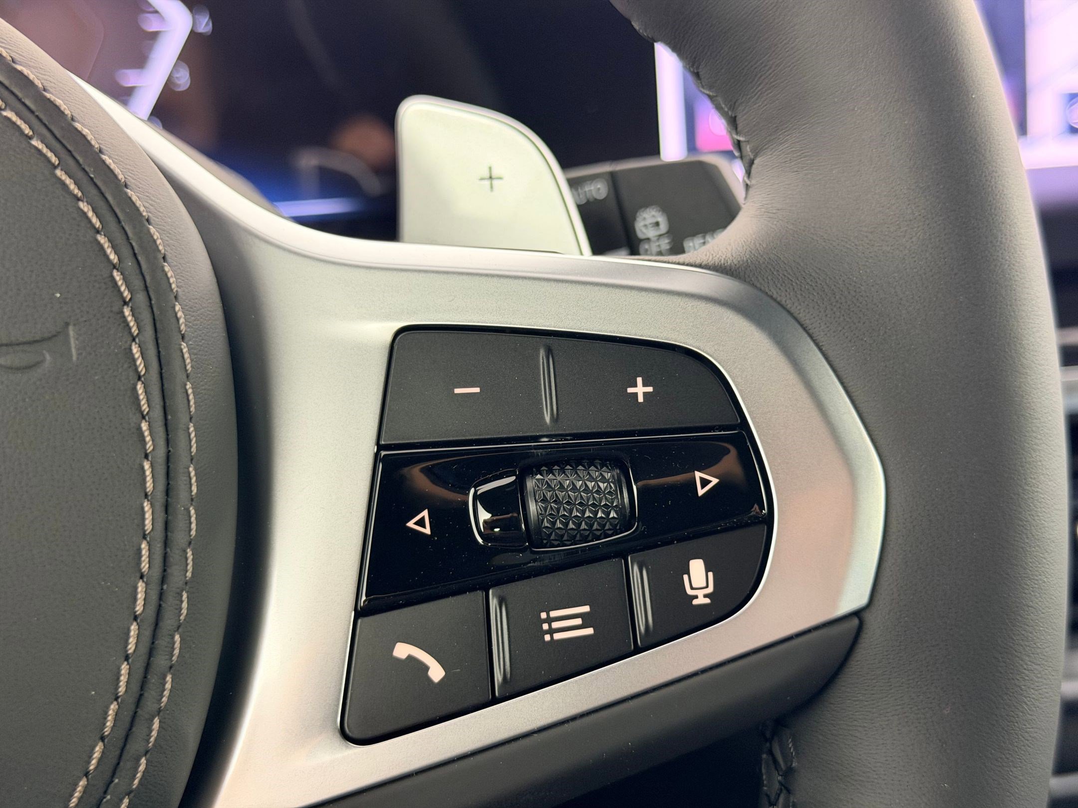 New 2026 BMW X5 xDrive40i w/ M Sport Package AWD/4WD image 29