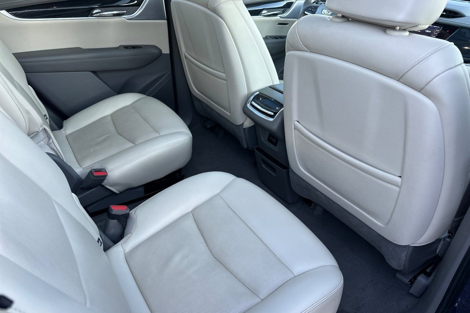 Certified 2025 Cadillac XT6 Premium Luxury image 19