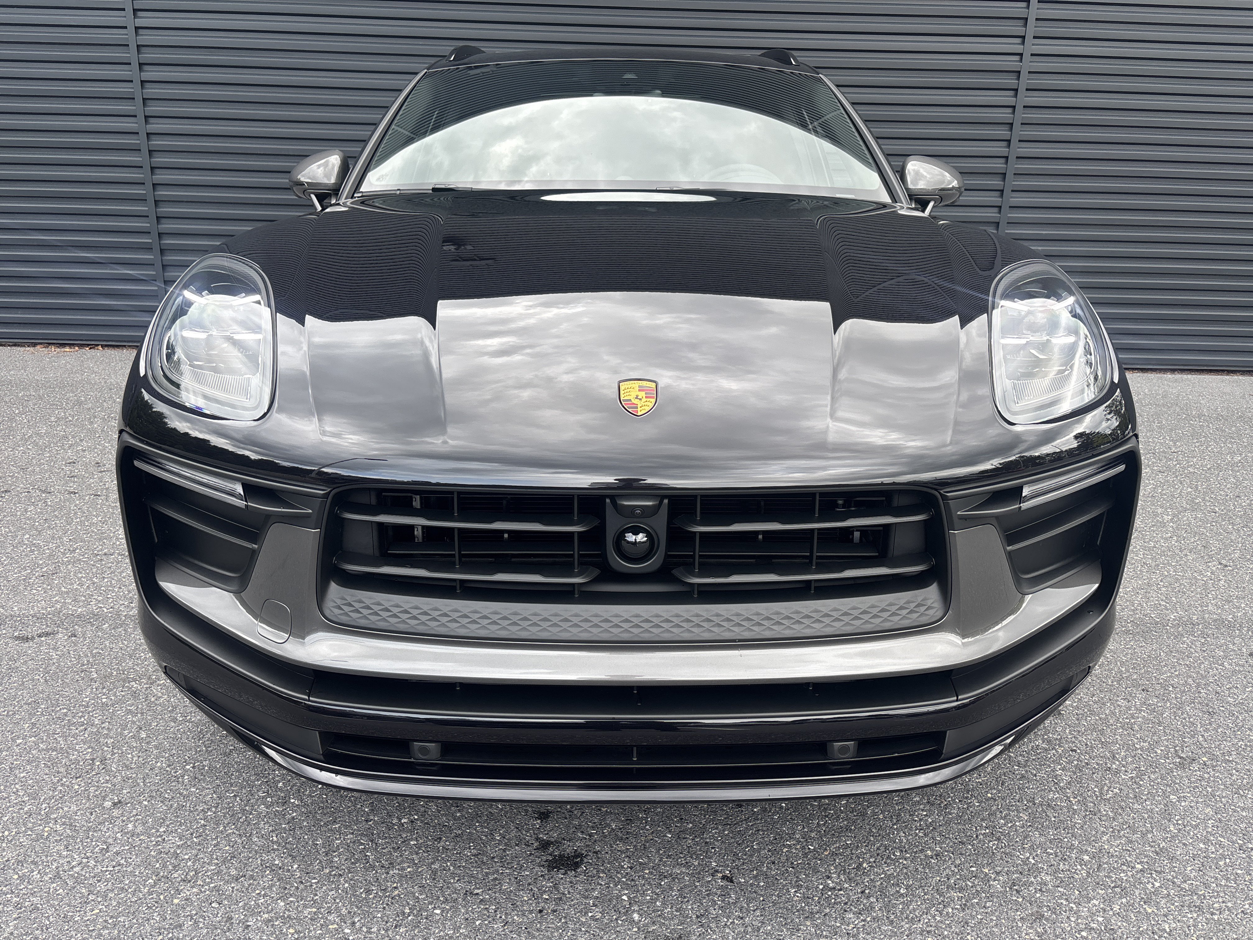 New 2026 Porsche Macan Turbo AWD/4WD image 8