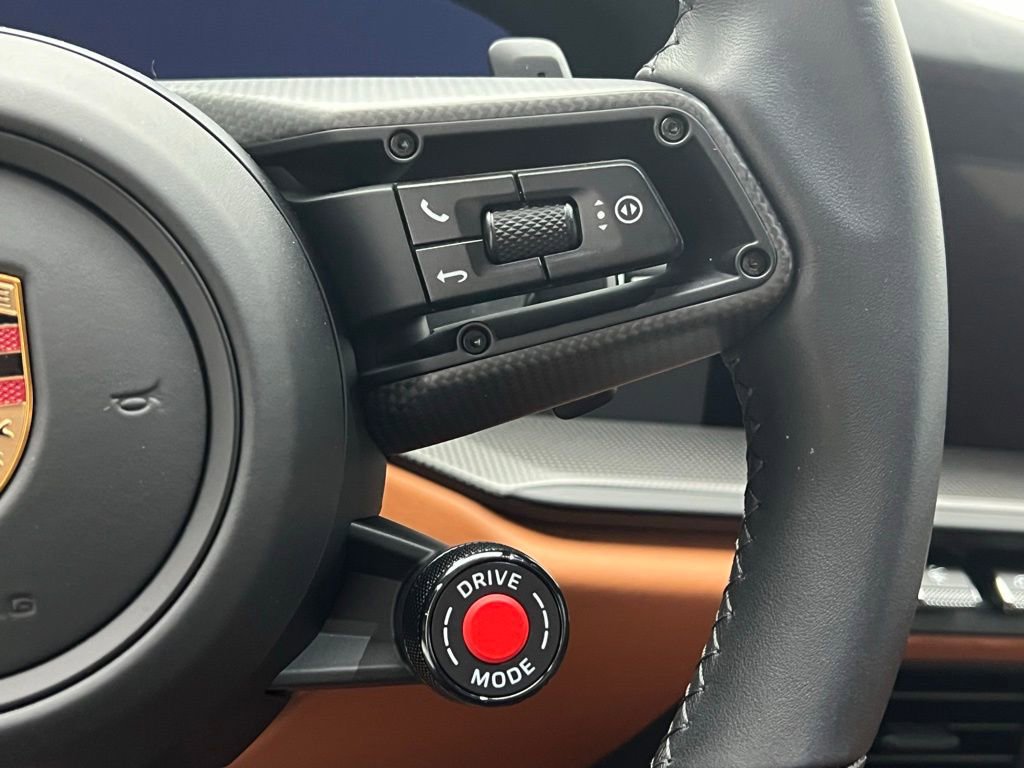 Used 2025 Porsche 911 Carrera 4 GTS image 9