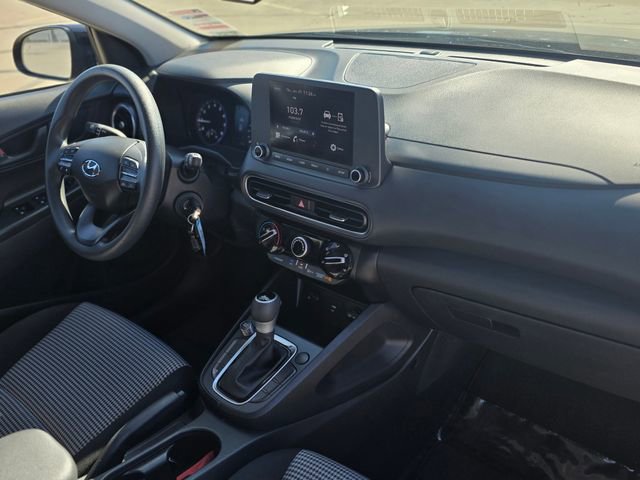 Used 2023 Hyundai Kona SE w/ Cargo Package image 9
