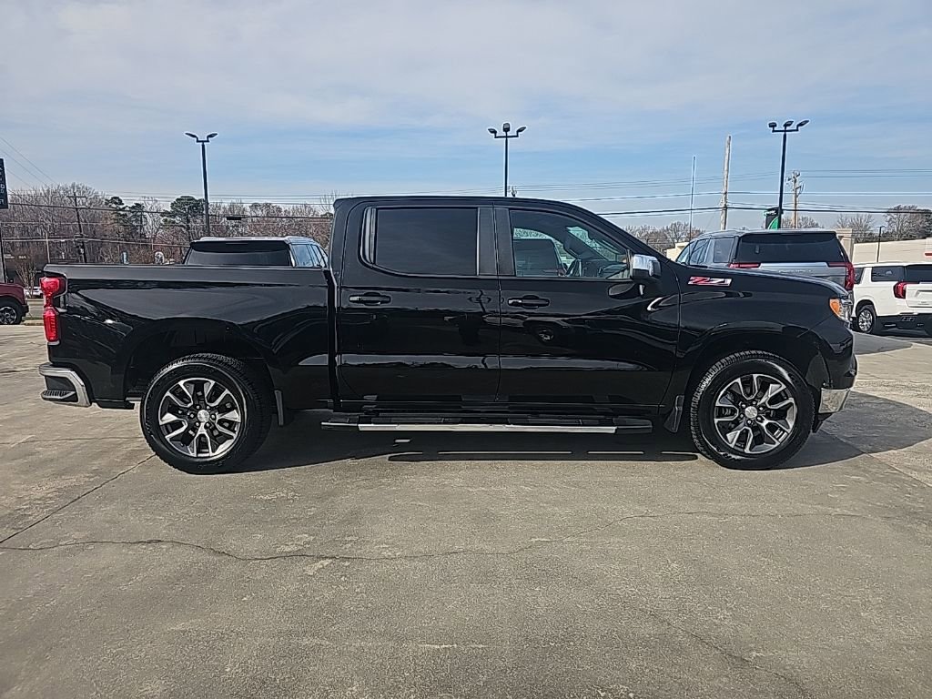 Used 2022 Chevrolet Silverado 1500 LT w/ All Star Edition Plus image 2