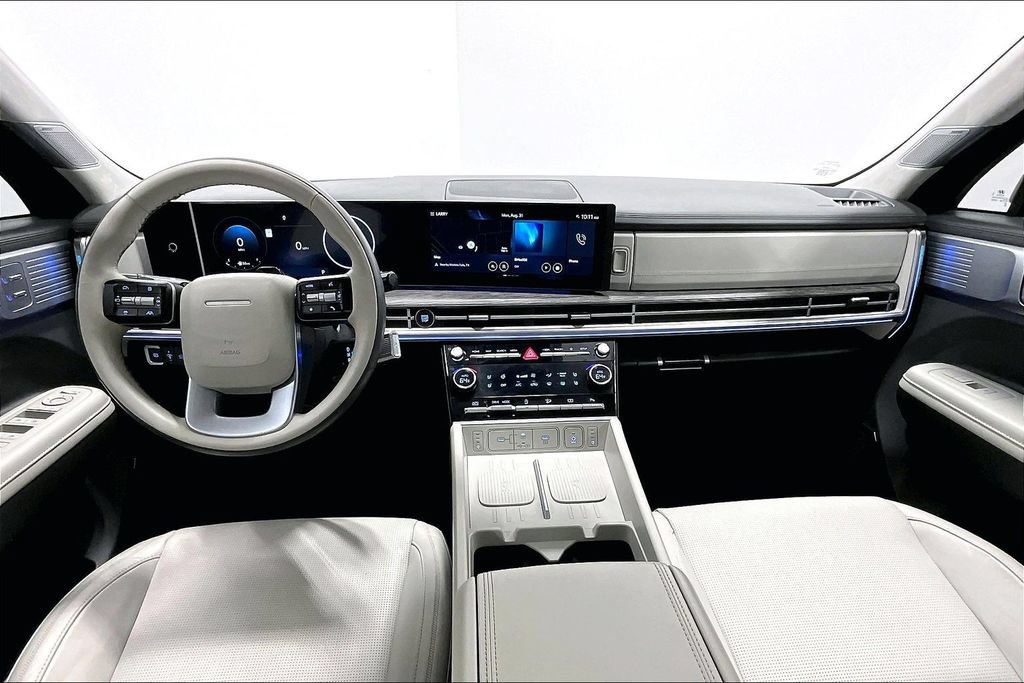 Used 2025 Hyundai Santa Fe Calligraphy FWD image 18