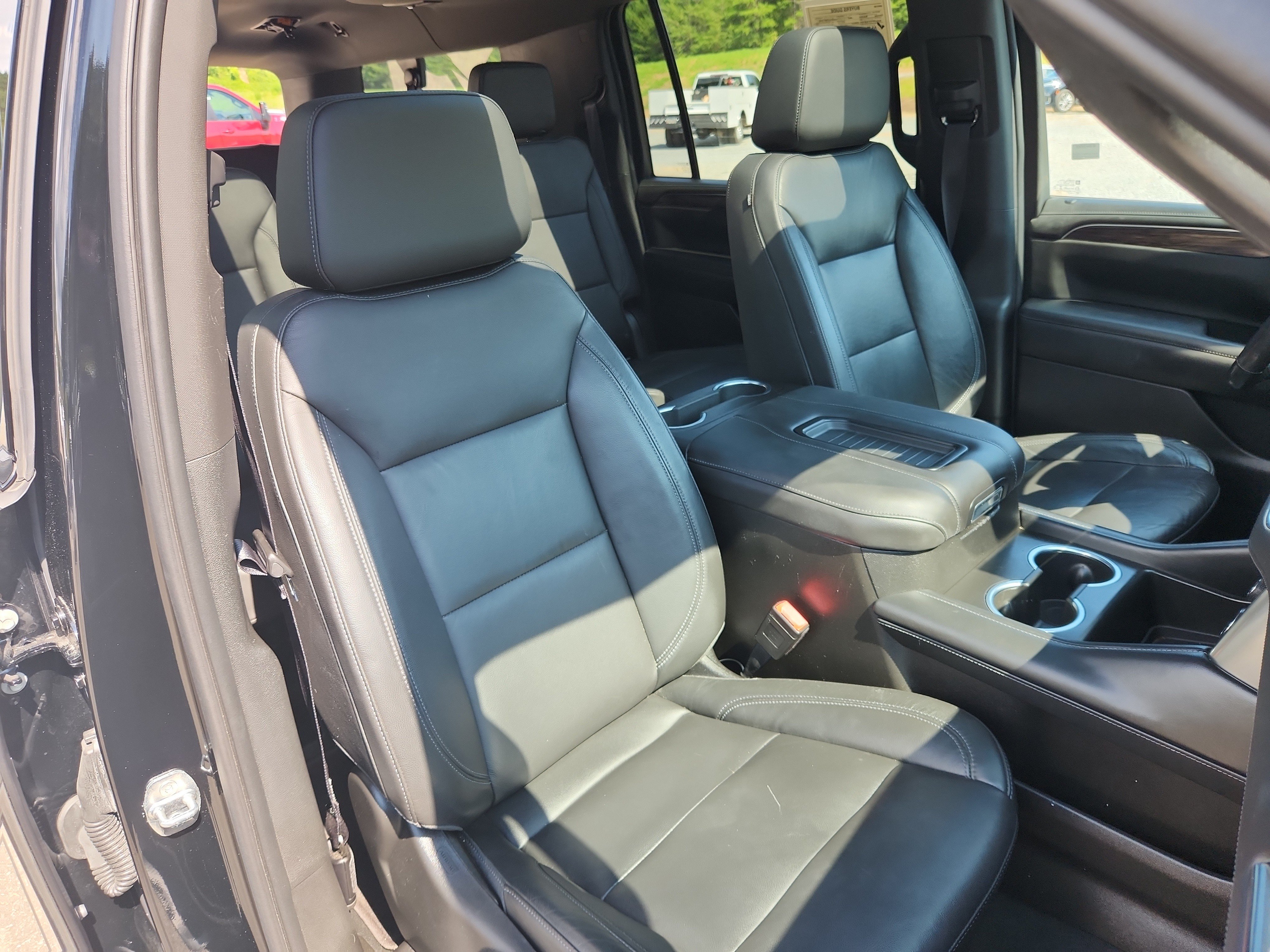 Used 2021 Chevrolet Suburban Z71 w/ Z71 Signature Package AWD/4WD image 46