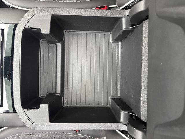 Used 2025 GMC Yukon AT4 Ultimate AWD/4WD image 17