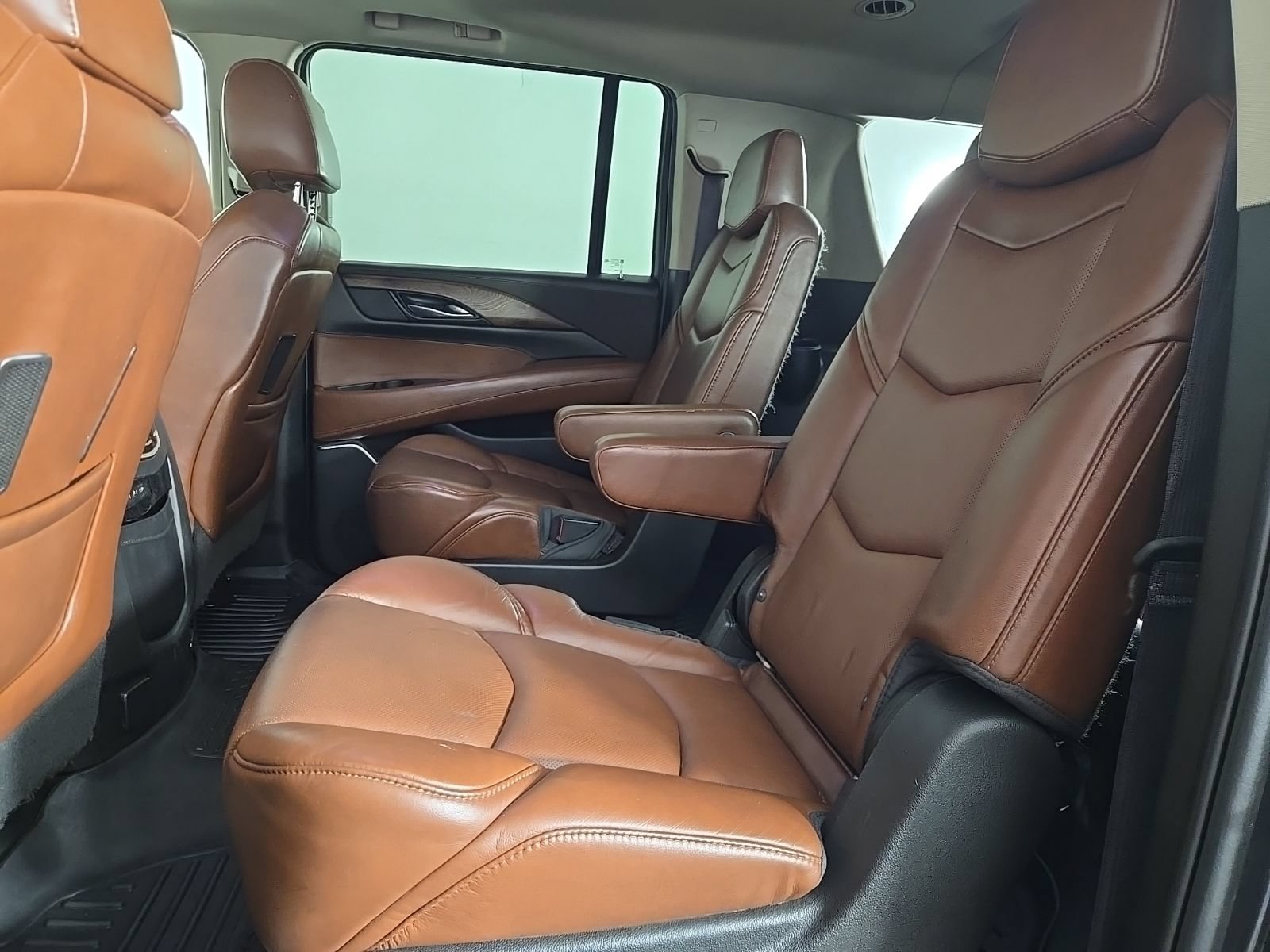Used 2017 Cadillac Escalade ESV Premium Luxury AWD/4WD image 12