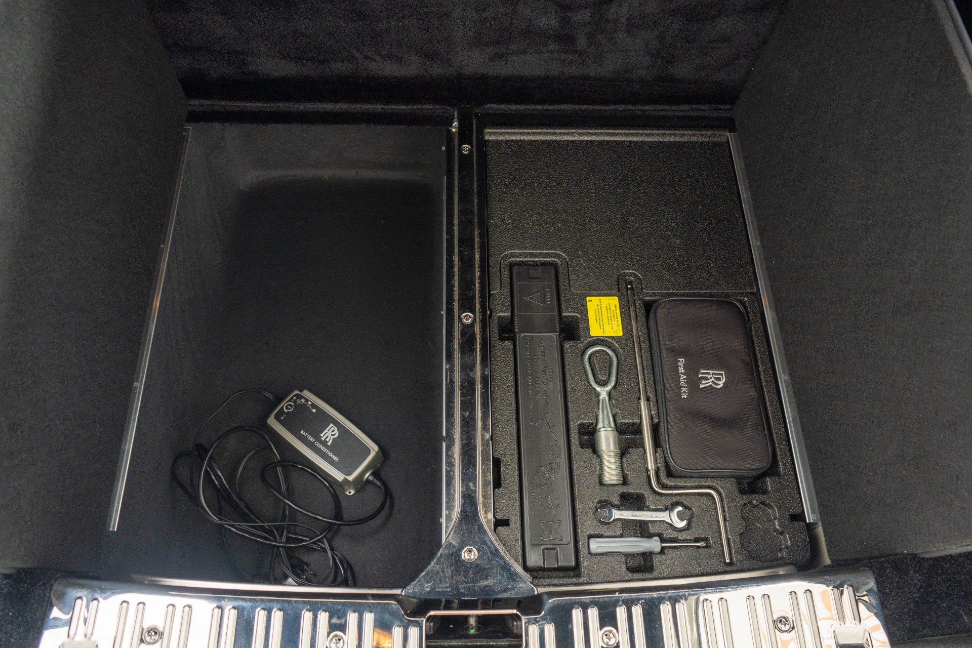 Used 2007 Rolls-Royce Phantom Sedan RWD image 41