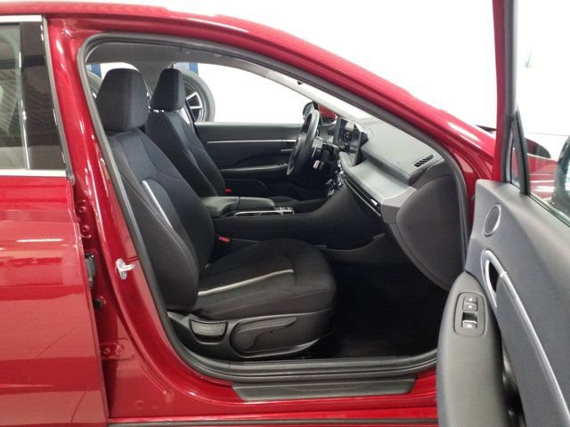 Used 2025 Hyundai Sonata SEL FWD image 16