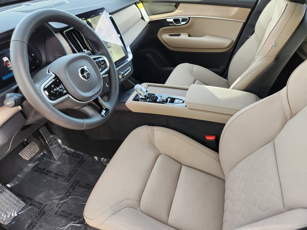 New 2026 Volvo XC90 B6 Plus w/ Protection Package Premier AWD/4WD image 8