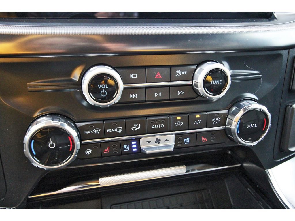 Used 2025 Ford F150 Platinum w/ FX4 Off-Road Package image 27