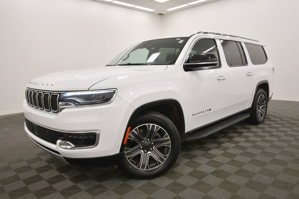 Used 2024 Jeep Wagoneer L Series II w/ Flexible Seating Group image 2