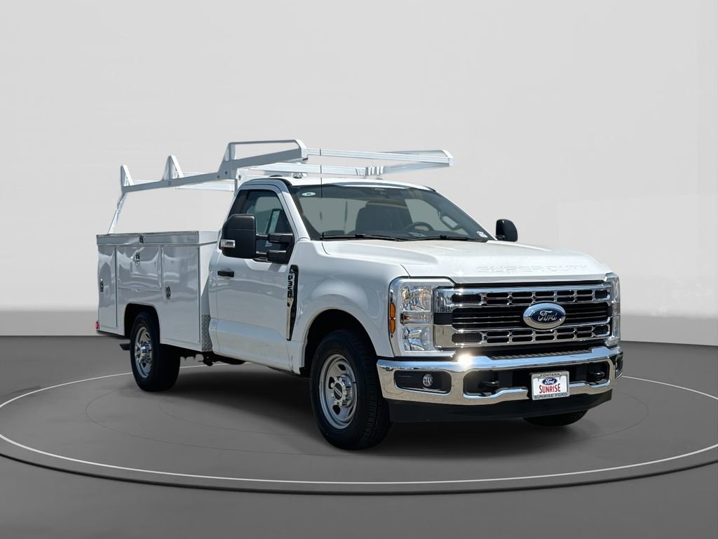 New 2025 Ford F350 XL w/ XL Chrome Package image 4