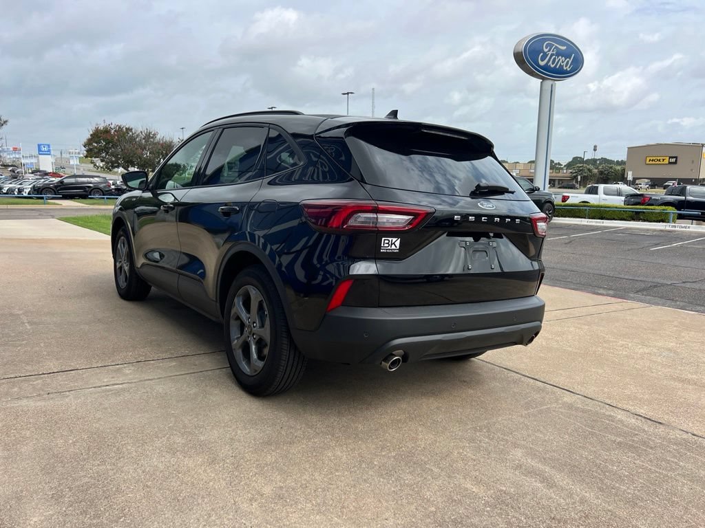 Used 2025 Ford Escape ST-Line w/ Tech Pack #1 FWD image 6