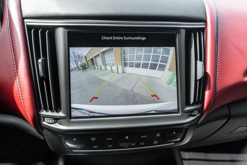 Used 2022 Maserati Levante GT image 11
