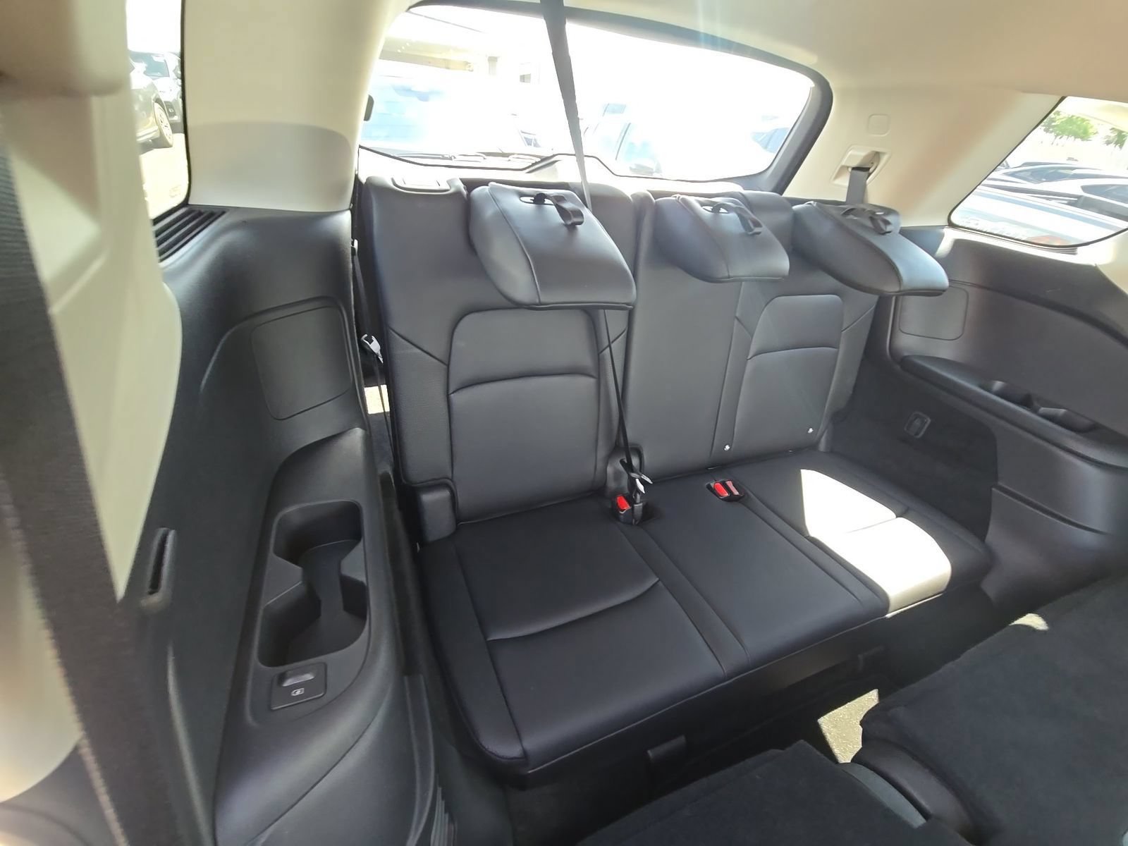 Used 2025 Nissan Pathfinder SL AWD/4WD image 2