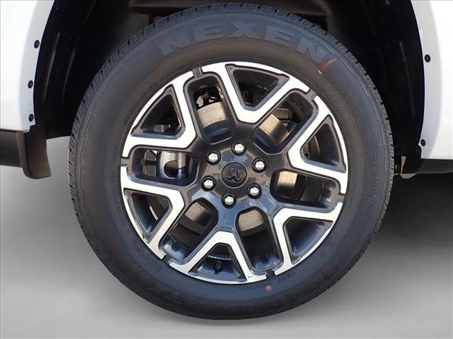 New 2026 RAM 1500 Laramie AWD/4WD image 7