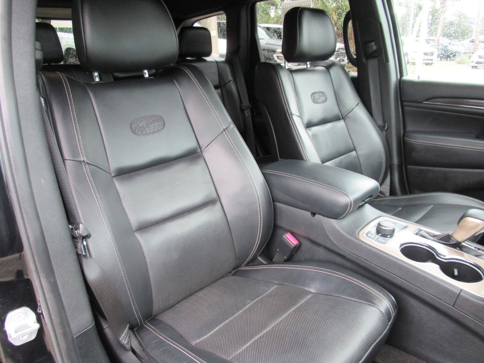 Used 2017 Jeep Grand Cherokee Overland AWD/4WD image 10