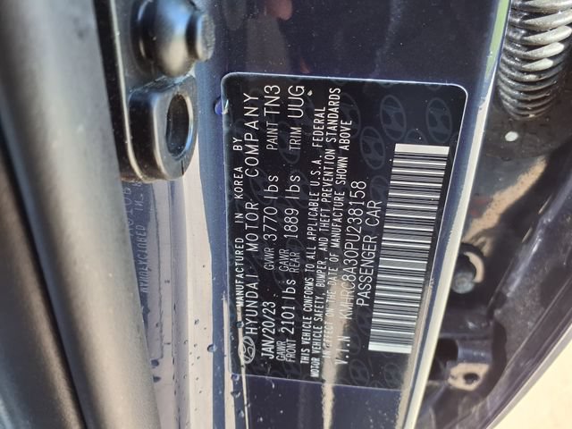 Used 2023 Hyundai Venue Limited FWD image 34