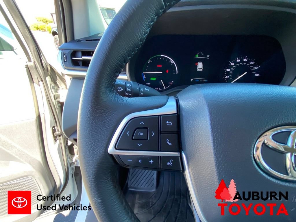 Certified 2023 Toyota Sienna XLE FWD image 42