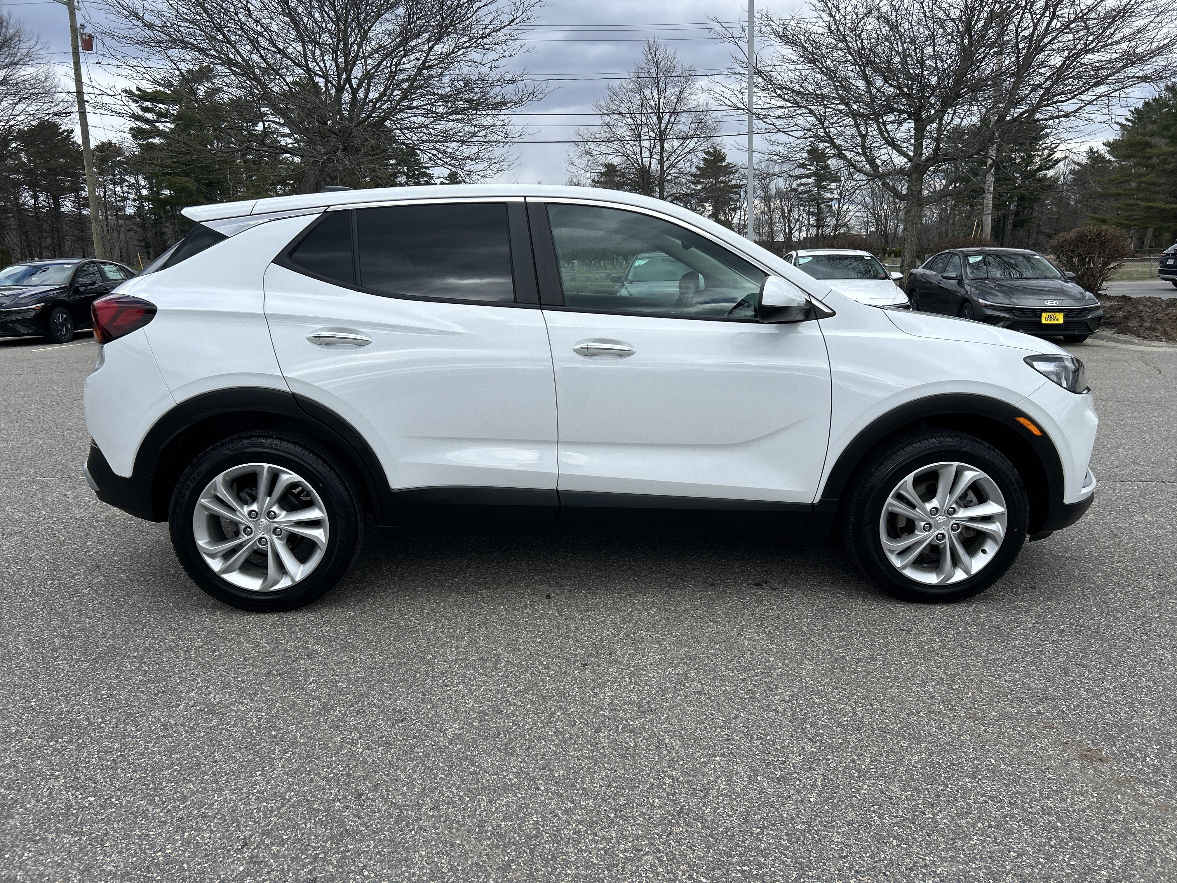 Used 2023 Buick Encore GX Preferred w/ Cold Weather Comfort Package AWD/4WD image 4
