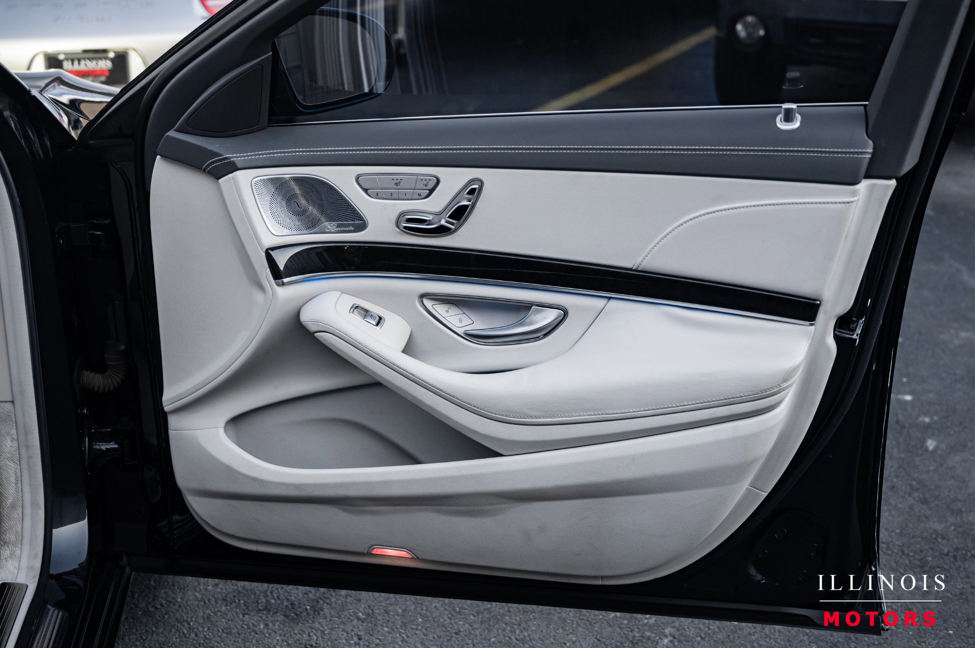 Used 2015 Mercedes-Benz S 550 Sedan w/ Premium 1 Package image 41