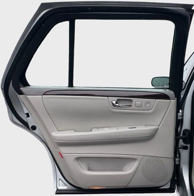 Used 2010 Cadillac DTS Premium w/ Driver Awareness Package image 45