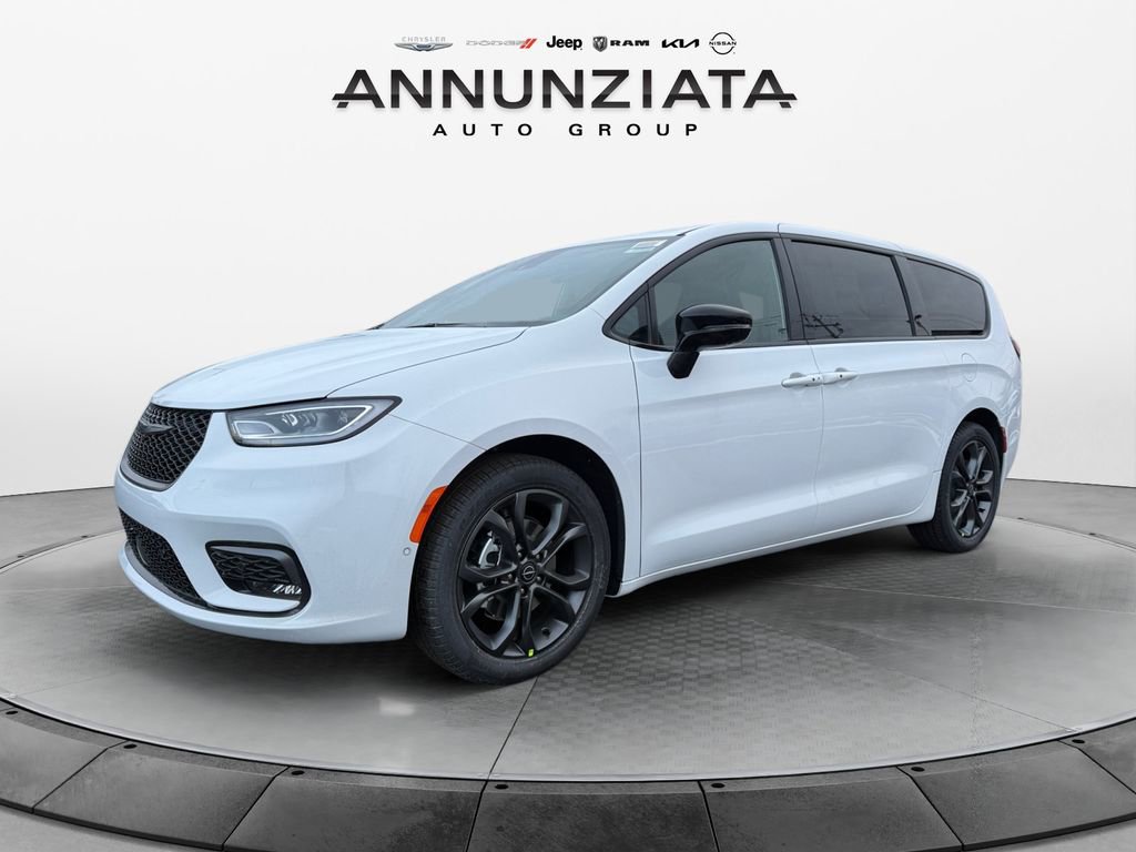 New 2026 Chrysler Pacifica Select FWD image 1