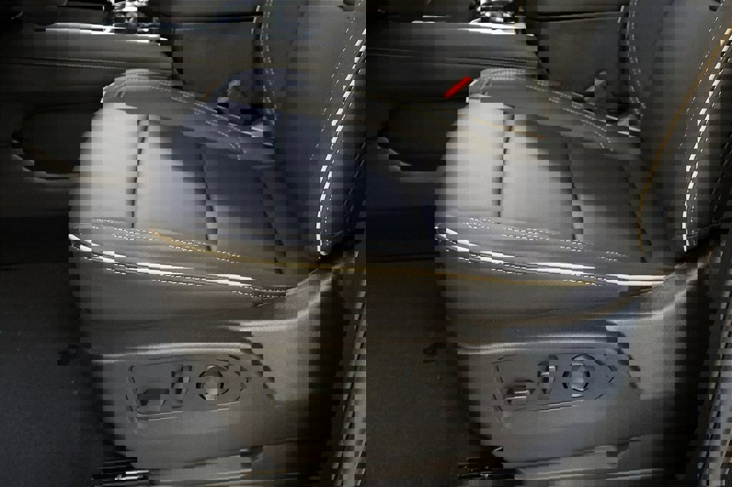 New 2026 Chevrolet Suburban Premier image 20