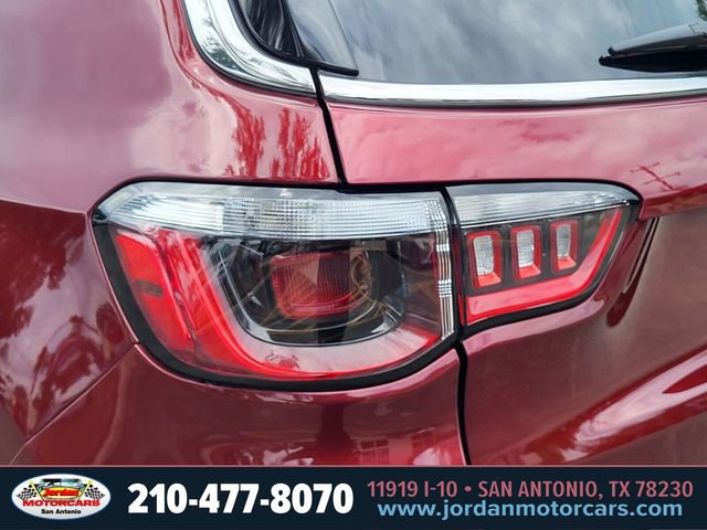 Used 2022 Jeep Compass Latitude FWD image 11