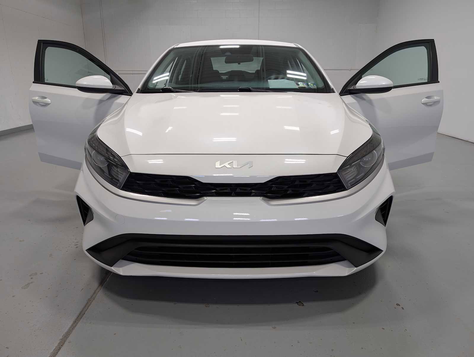 Certified 2023 Kia Forte LXS FWD image 15