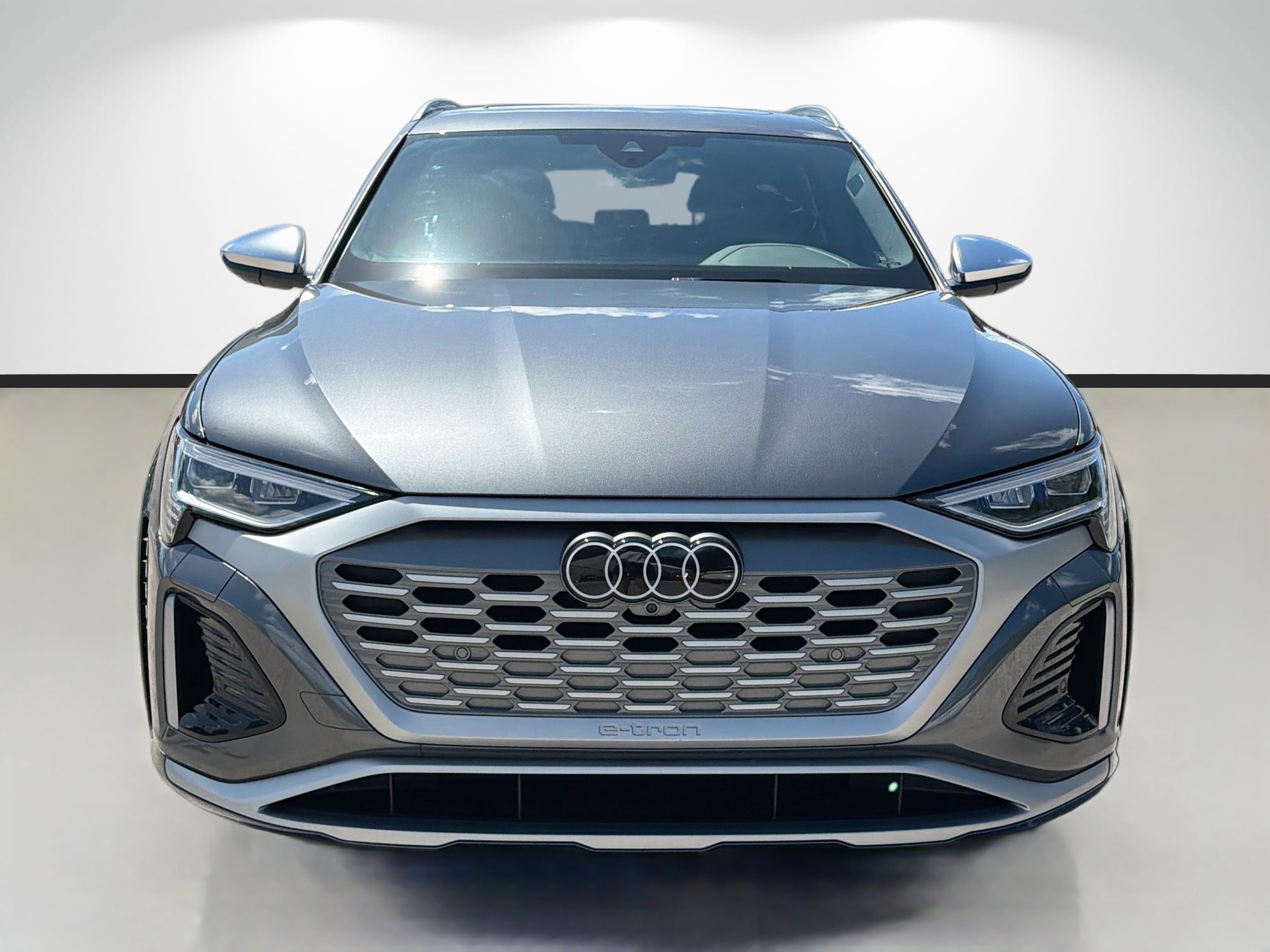 Used 2024 Audi SQ8 e-tron Premium Plus AWD/4WD image 8